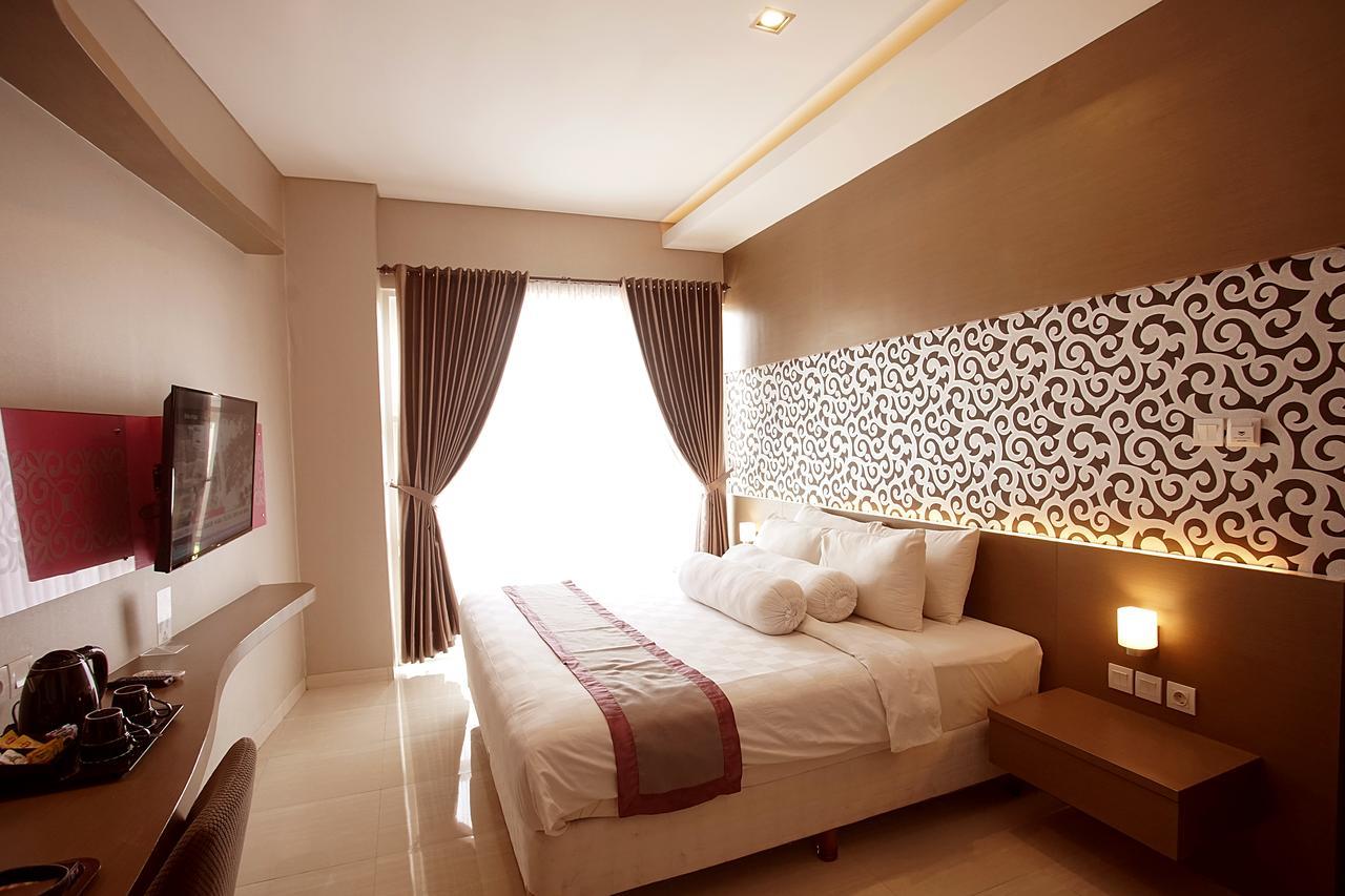 Viva Hotel Kediri, Azana Hotels Collection Kediri (East Java) Exterior foto