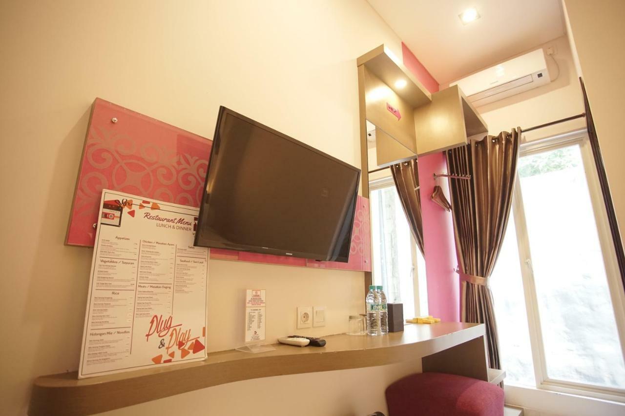 Viva Hotel Kediri, Azana Hotels Collection Kediri (East Java) Exterior foto